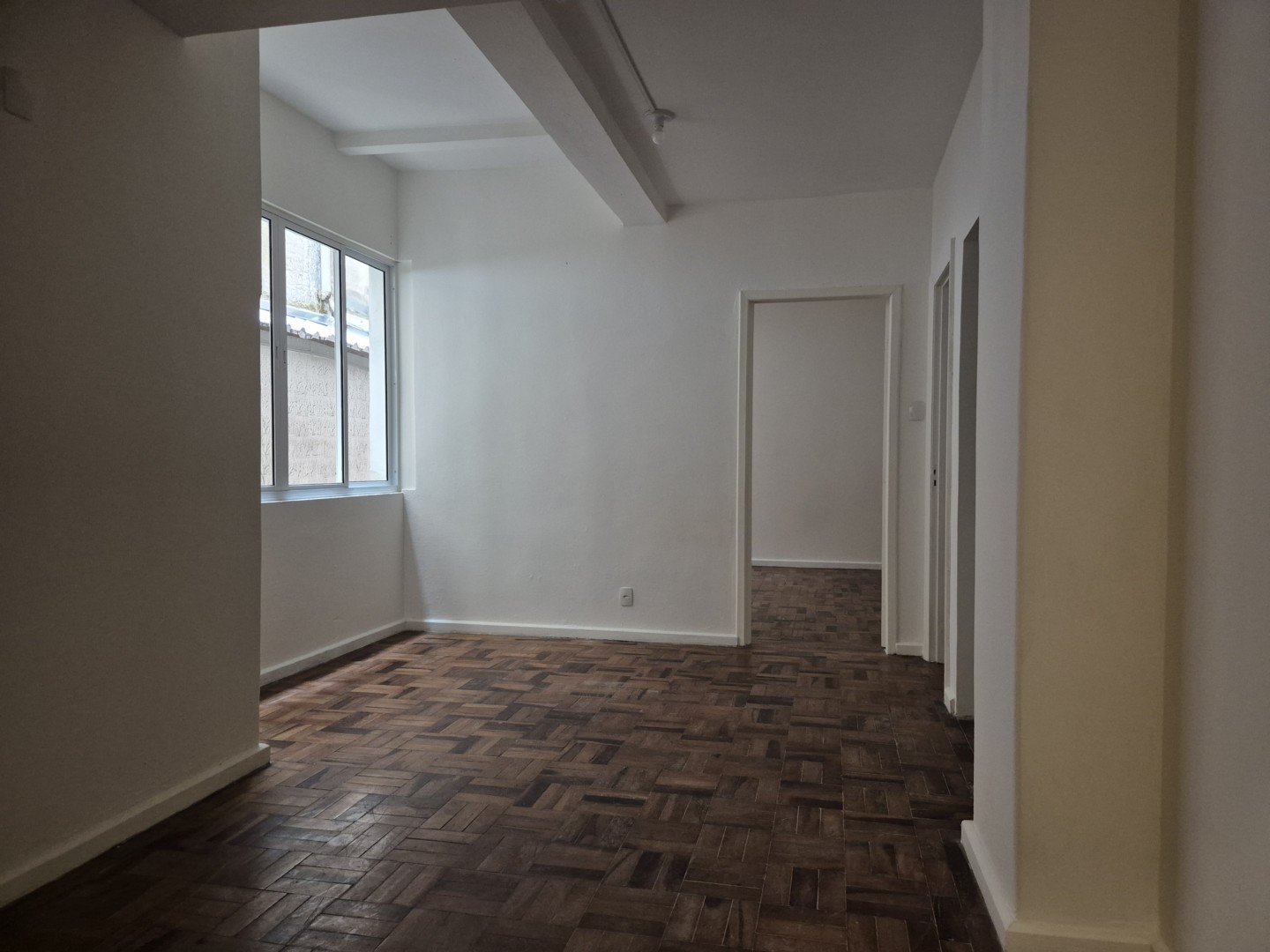 Apartamento para locacao no Centro em Curitiba com 38,00m² por R$ 1.600,00