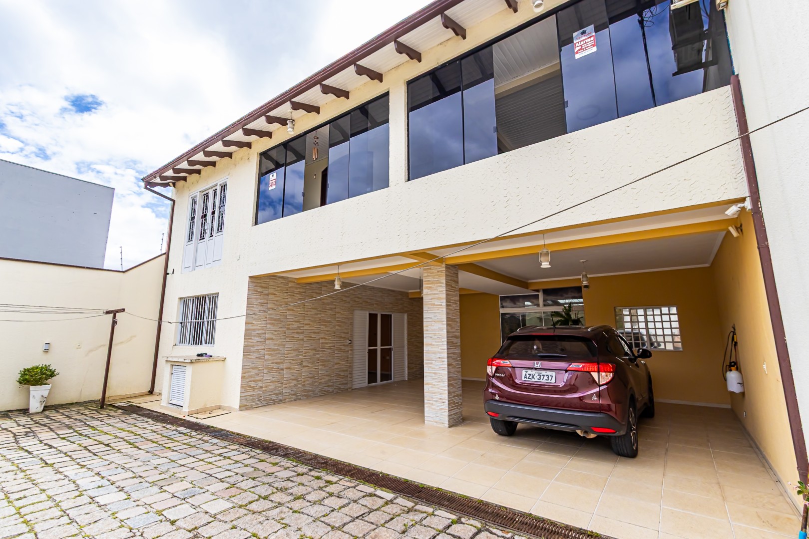Sobrado para locacao no Jardim Claudia em Pinhais com 463,00m² por R$ 8.653,00