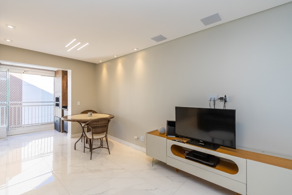 Apartamento para locacao no Santo Inacio em Curitiba com 123,10m² por R$ 3.733,00