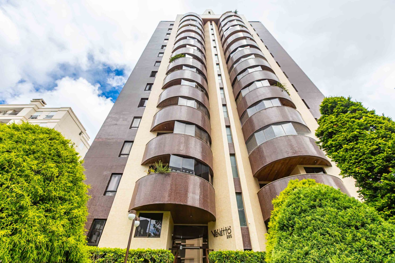 Apartamento para locacao no Cabral em Curitiba com 140,00m² por R$ 4.653,00