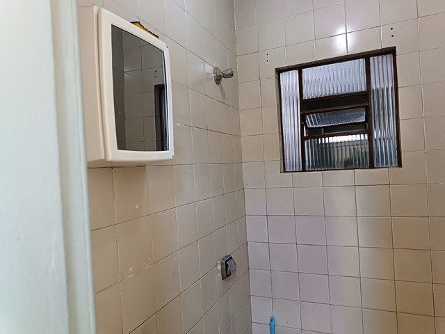 Loja para locacao no Hauer em Curitiba com 32,16m² por R$ 1.466,00