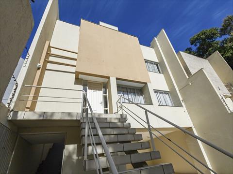 Sobrado para locacao no Pilarzinho em Curitiba com 207,00m² por R$ 7.200,00