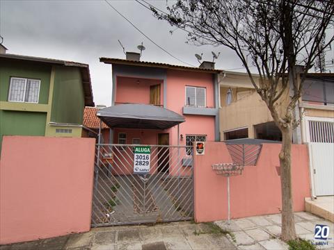 Sobrado para locacao no Xaxim em Curitiba com 80,00m² por R$ 2.933,00