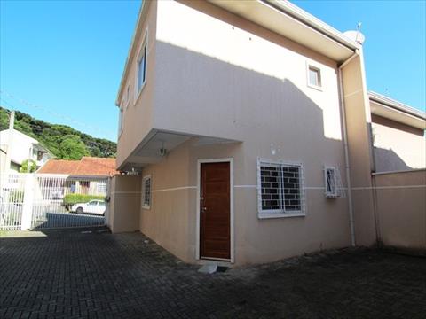 Sobrado para locacao no Uberaba em Curitiba com 100,00m² por R$ 3.320,00