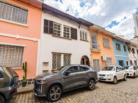 Sobrado para venda no Centro em Curitiba com 102,33m² por R$ 700.000,00