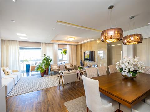 Apartamento para venda no Agua Verde em Curitiba com 227,00m² por R$ 2.019.000,00