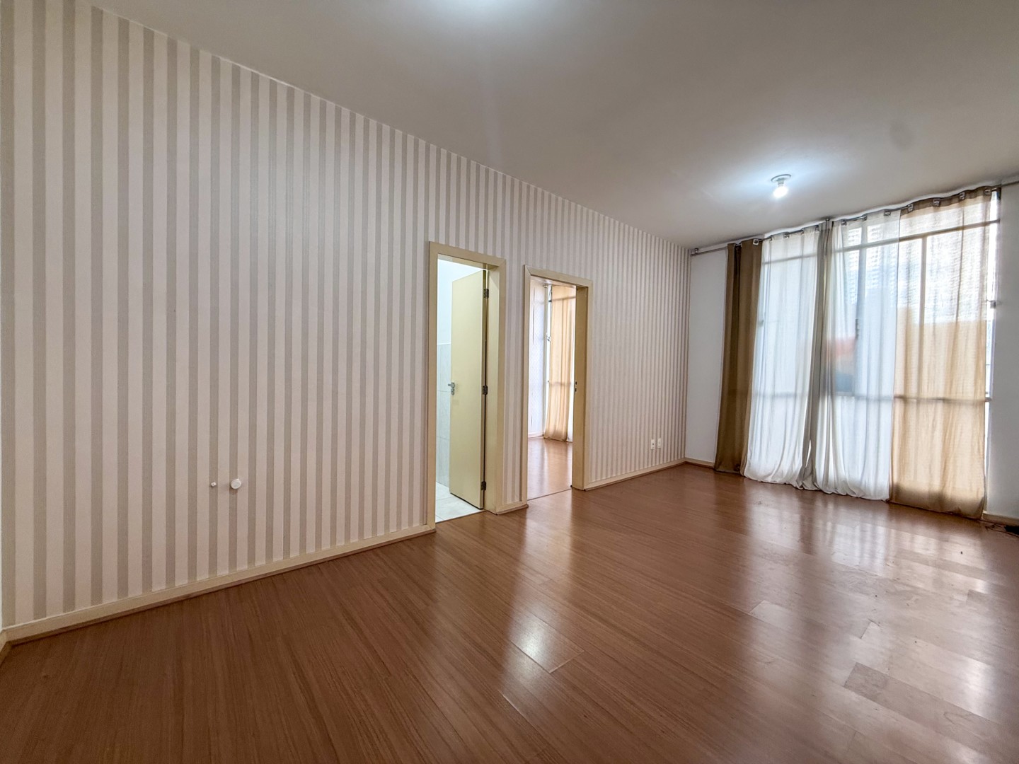 Sala para locação no bairro Centro de Londrina - Foto 4