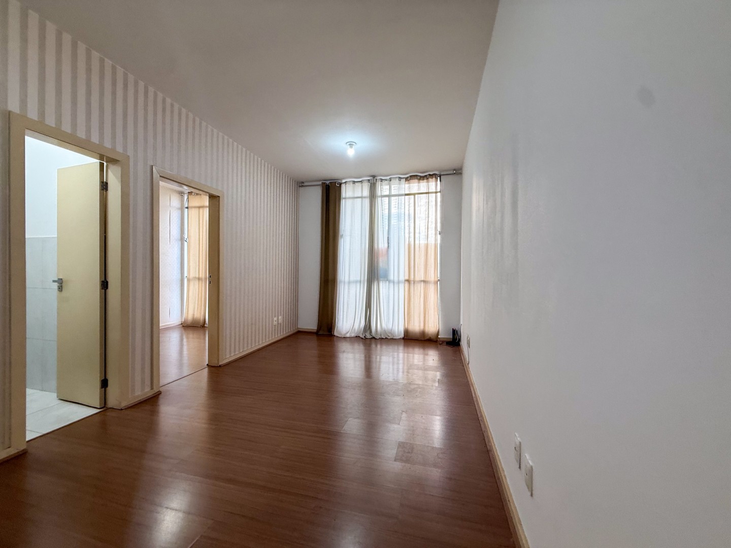 Sala para locacao no Centro em Londrina com 30,59m² por R$ 1.150  - Foto 2