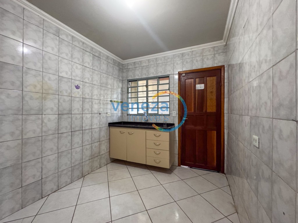 Casa Residencial para locação no bairro Industrial de Londrina com 89m<sup>2</sup> útil, 3 quartos, 1 vaga de garagem