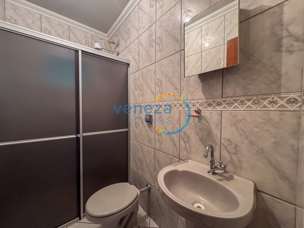 Casa Residencial para locação no bairro Industrial de Londrina com 89m<sup>2</sup> útil, 3 quartos, 1 vaga de garagem