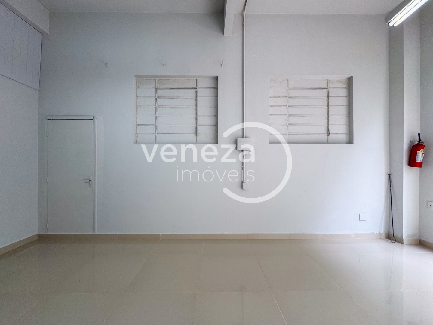 Salão-loja para locação no bairro Londrilar de Londrina - Foto 6
