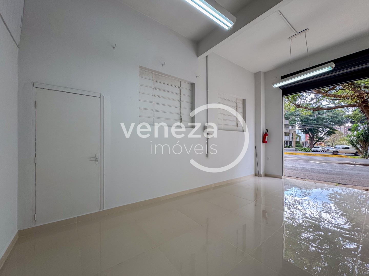 Salão-loja para locação no bairro Londrilar de Londrina - Foto 16