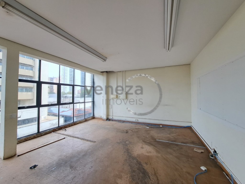 Sala para locacao no Centro em Londrina com 200m² por R$
                                                                                                                                                                                            2.000,00                                                                                            