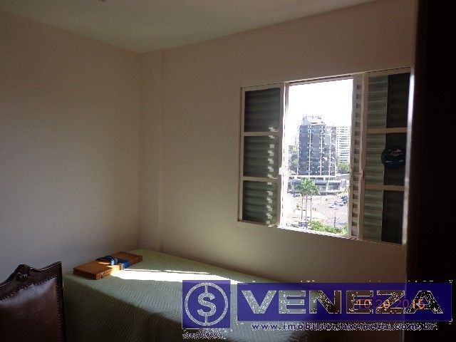 Apartamento para venda no Centro em Londrina com 149,52m² por R$ 299.000  - Foto 3