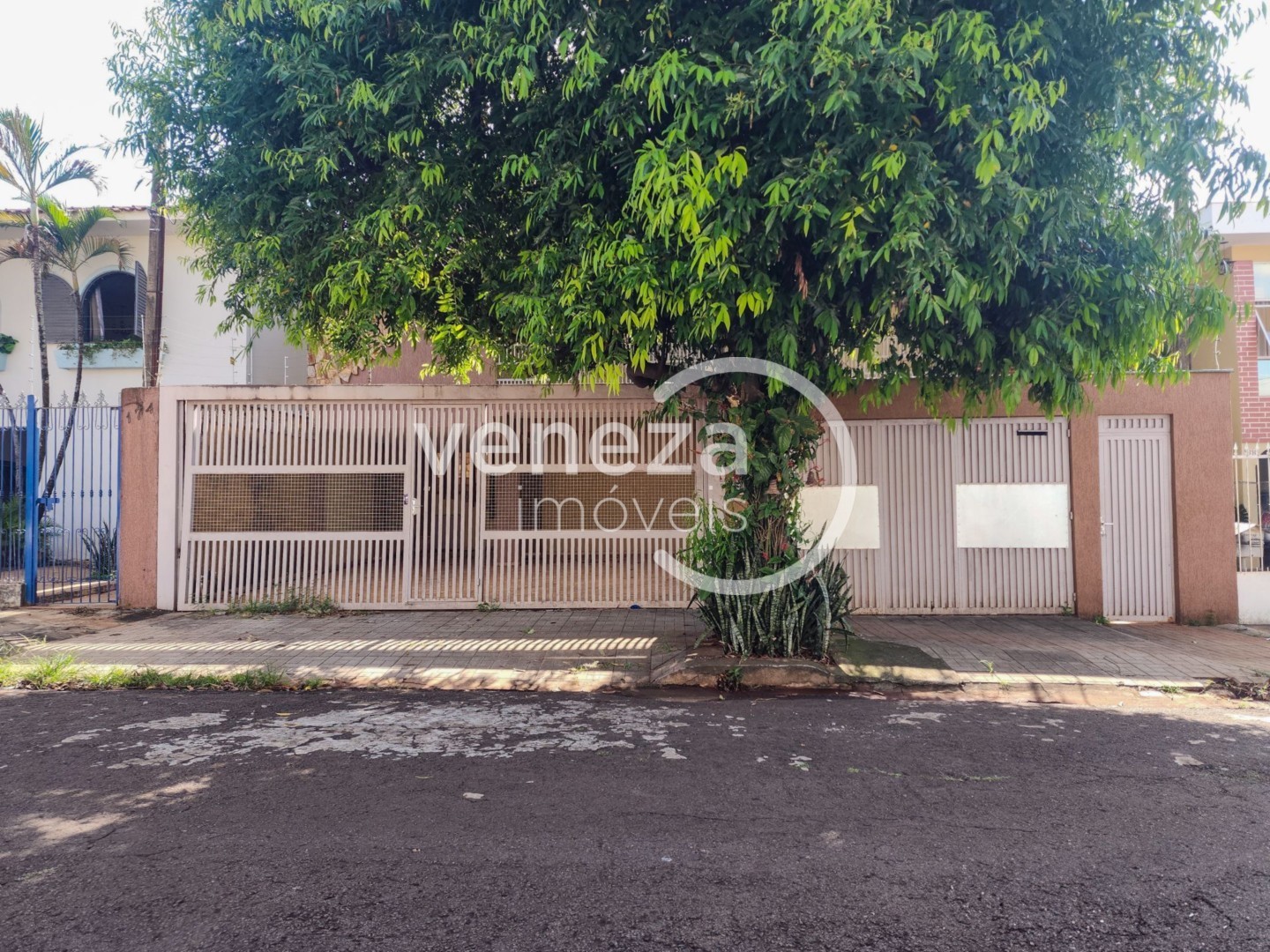 Casa Residencial para locacao no Jardim Presidente em Londrina com 247m² por R$ 3.600