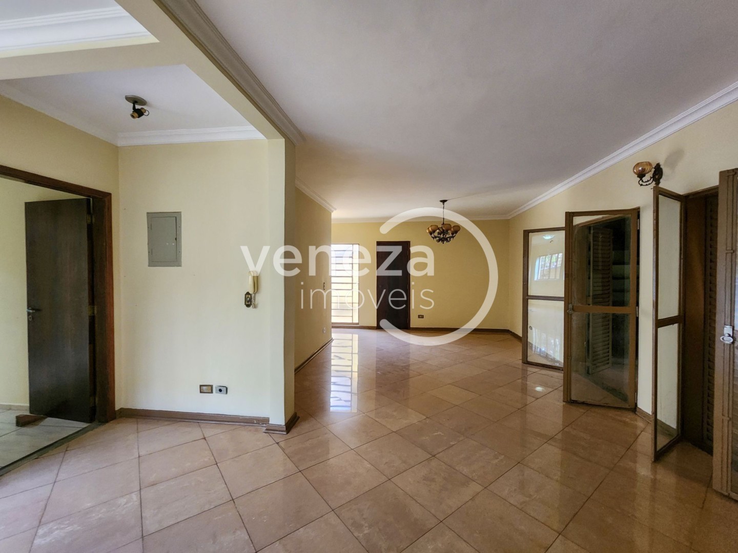 Casa Residencial para locacao no Jardim Presidente em Londrina com 247m² por R$ 3.600