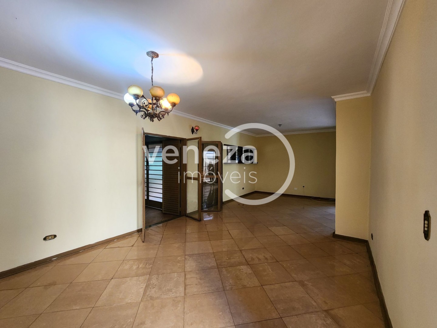 Casa Residencial para locacao no Jardim Presidente em Londrina com 247m² por R$ 3.600