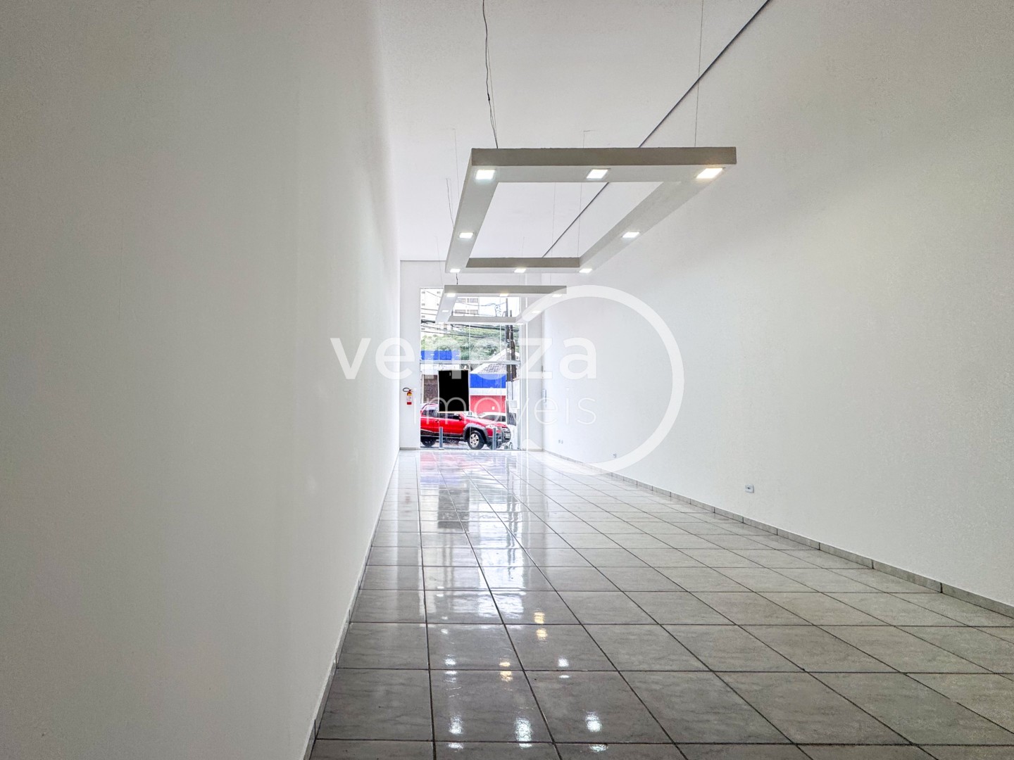 Salão-loja para locação no bairro Centro de Londrina - Foto 4