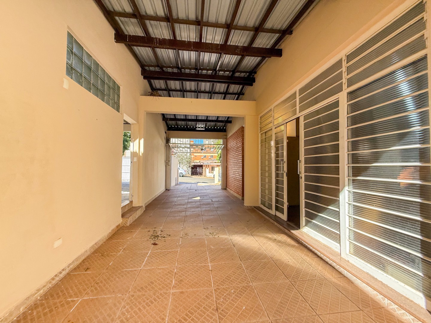 Casa Comercial para locação no bairro Vila Larsen 1 de Londrina - Foto 13