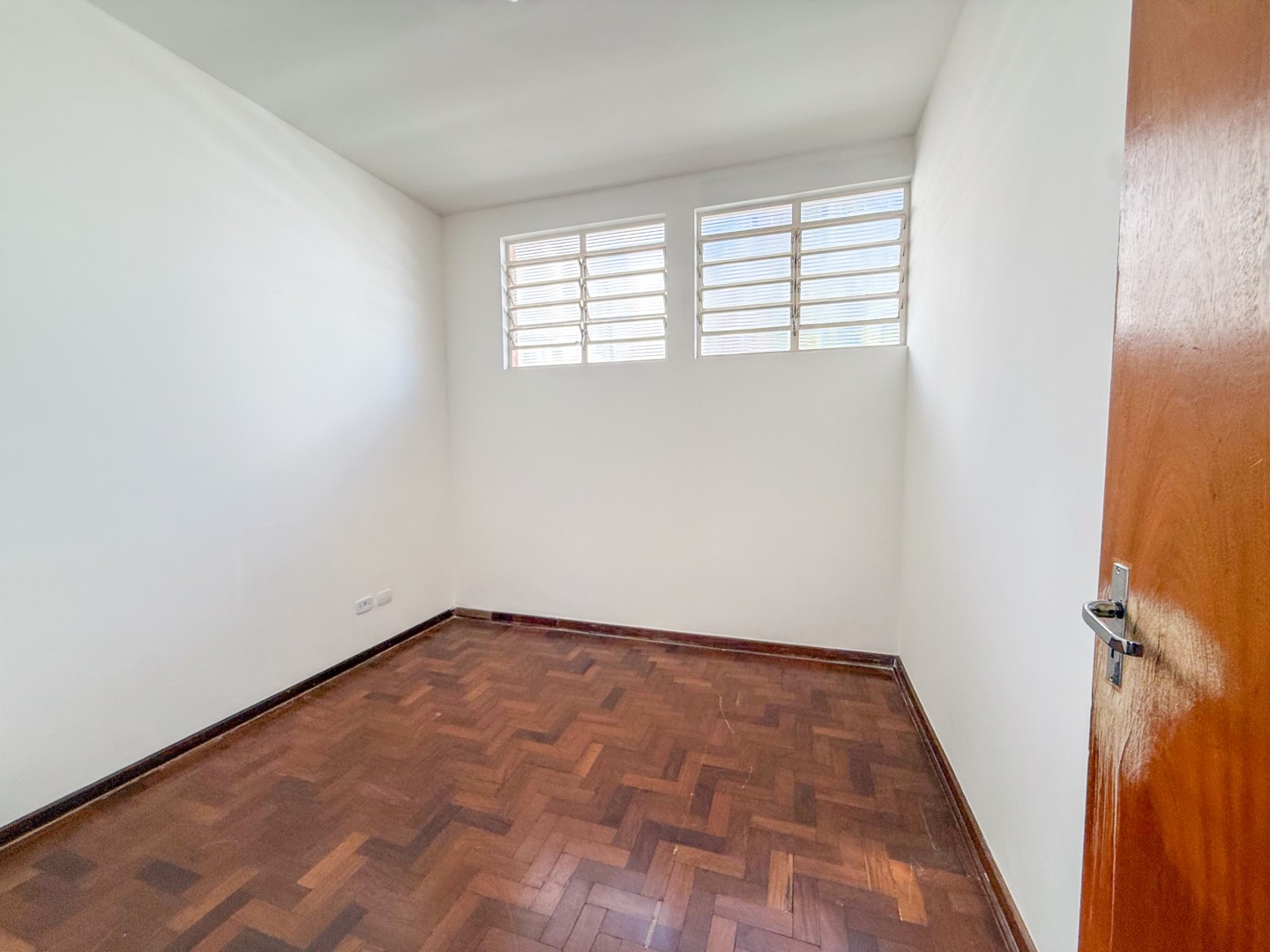 Casa Comercial para locação no bairro Vila Larsen 1 de Londrina - Foto 16