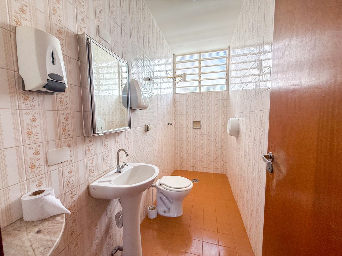 Casa Comercial para locação no bairro Vila Larsen 1 de Londrina - Foto 53