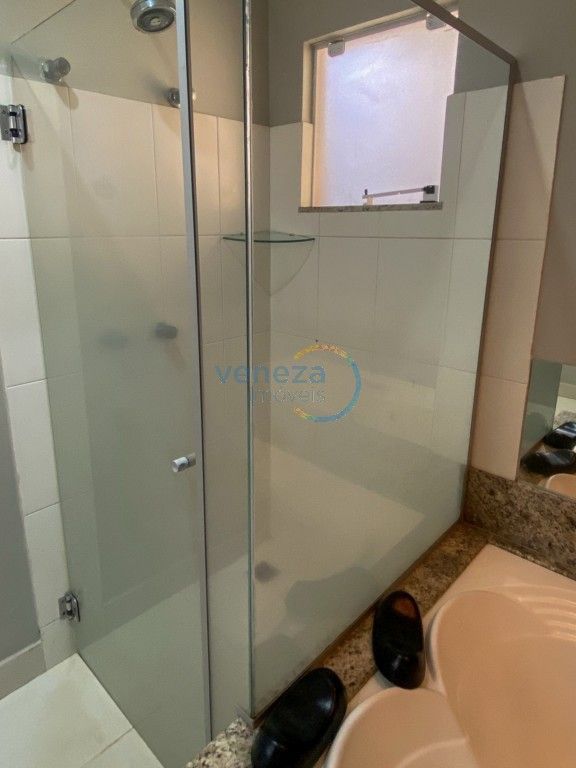 Casa Residencial para locação no bairro Gleba Palhano de Londrina com 298m<sup>2</sup> útil, 4 quartos, 2 vagas de garagem