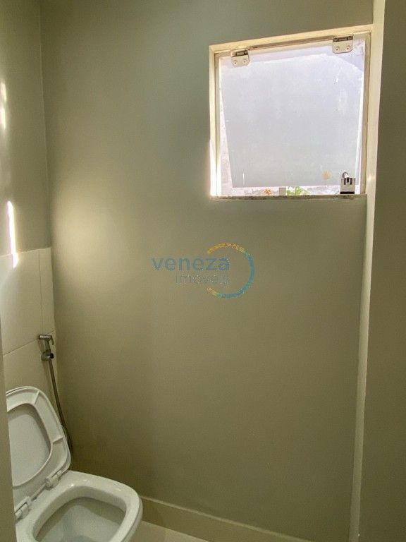 Casa Residencial para locação no bairro Gleba Palhano de Londrina com 298m<sup>2</sup> útil, 4 quartos, 2 vagas de garagem