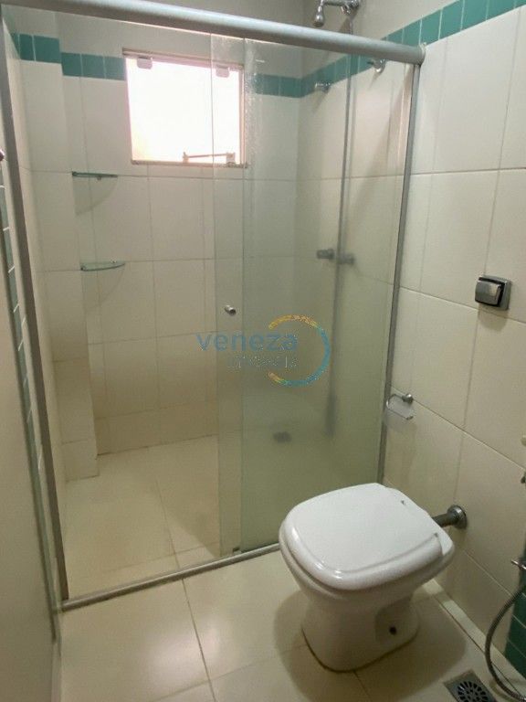 Casa Residencial para locação no bairro Gleba Palhano de Londrina com 298m<sup>2</sup> útil, 4 quartos, 2 vagas de garagem