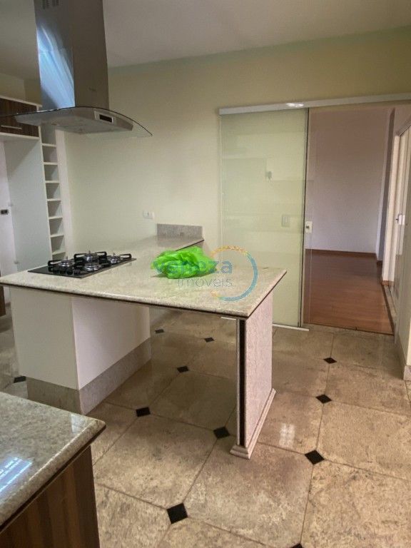 Casa Residencial para locação no bairro Gleba Palhano de Londrina com 298m<sup>2</sup> útil, 4 quartos, 2 vagas de garagem