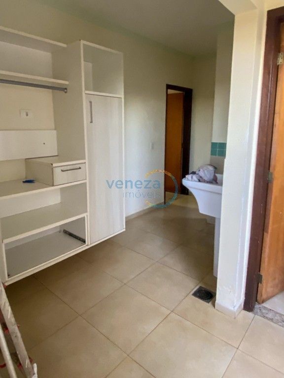 Casa Residencial para locação no bairro Gleba Palhano de Londrina com 298m<sup>2</sup> útil, 4 quartos, 2 vagas de garagem