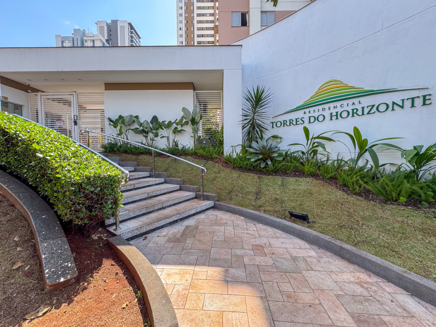 Apartamento para alugar em Jose Lazaro Gouvea, Londrina — Portal Chave Fácil