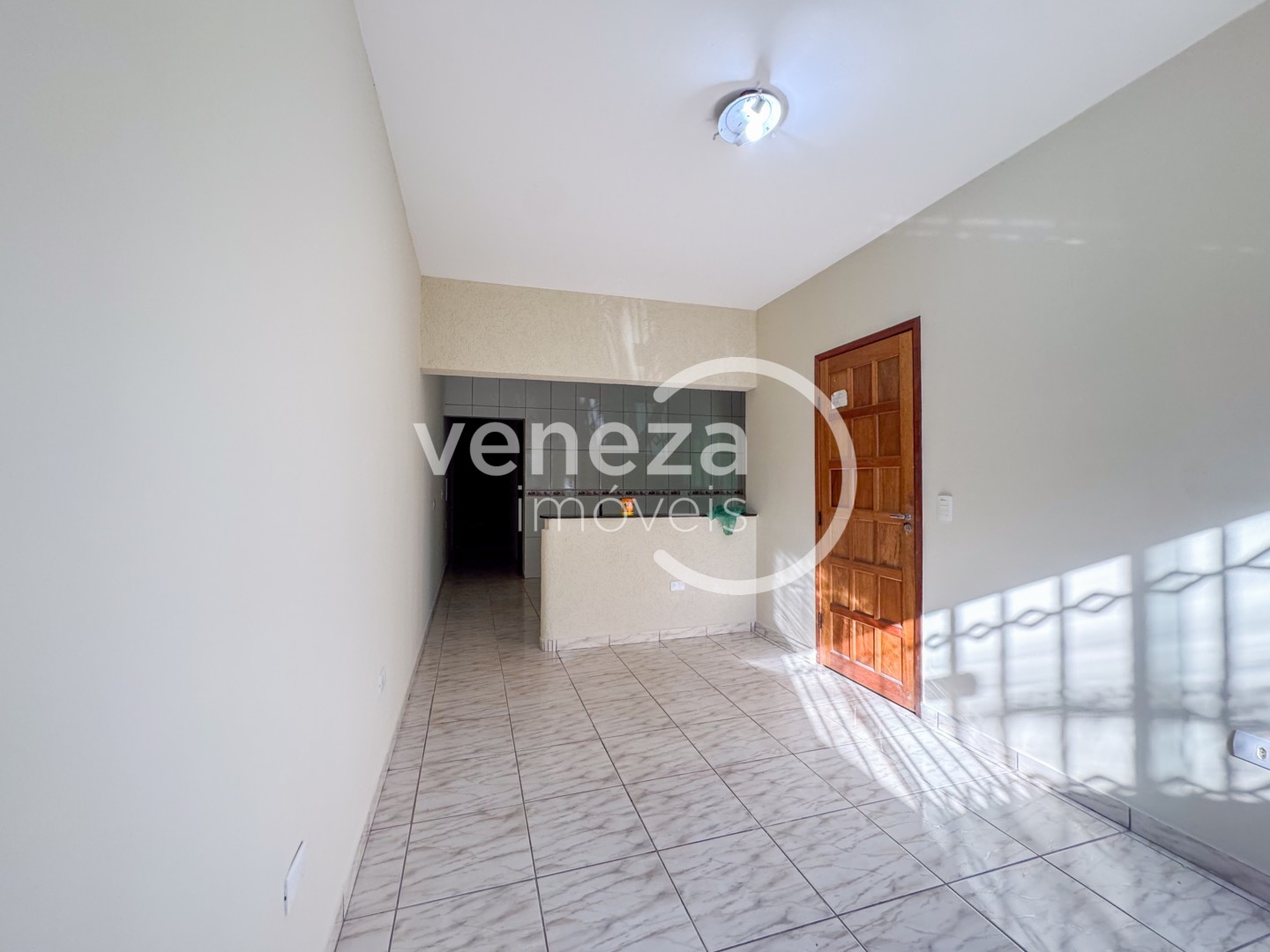 Casa Residencial para locação no bairro Coliseu de Londrina - Foto 4
