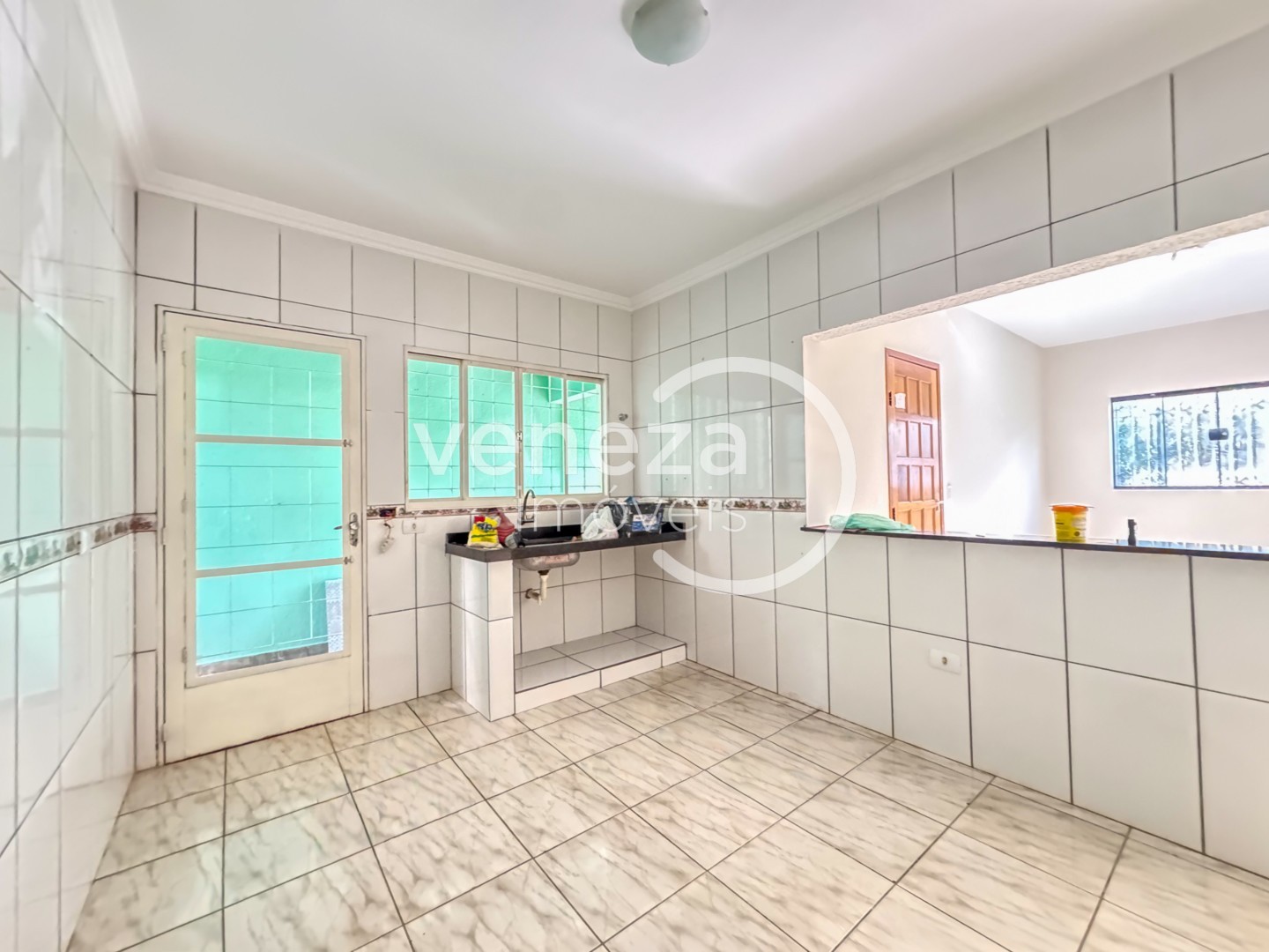 Casa Residencial para locação no bairro Coliseu de Londrina - Foto 15