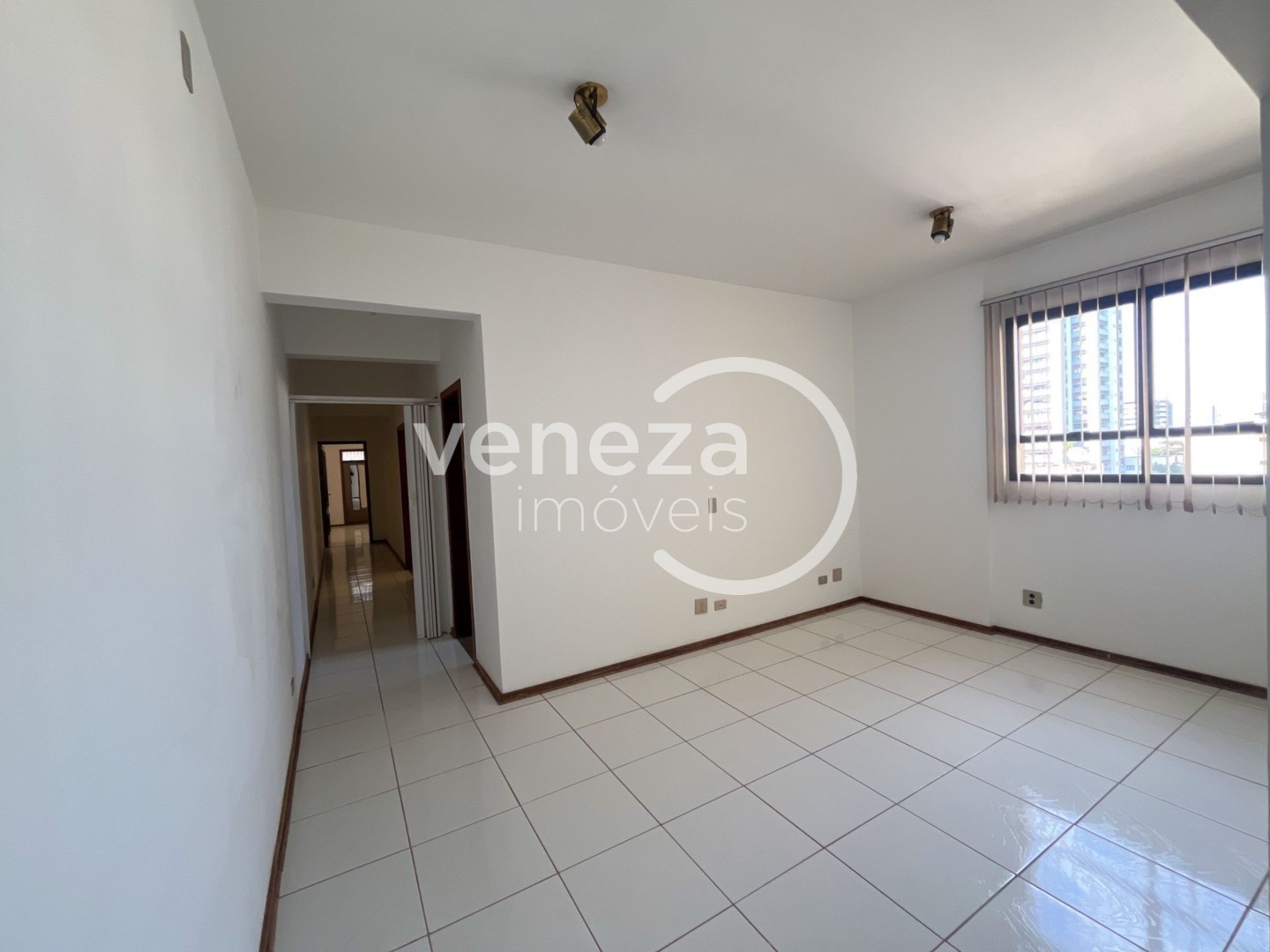 Sala para locação no bairro Centro de Londrina - Foto 7