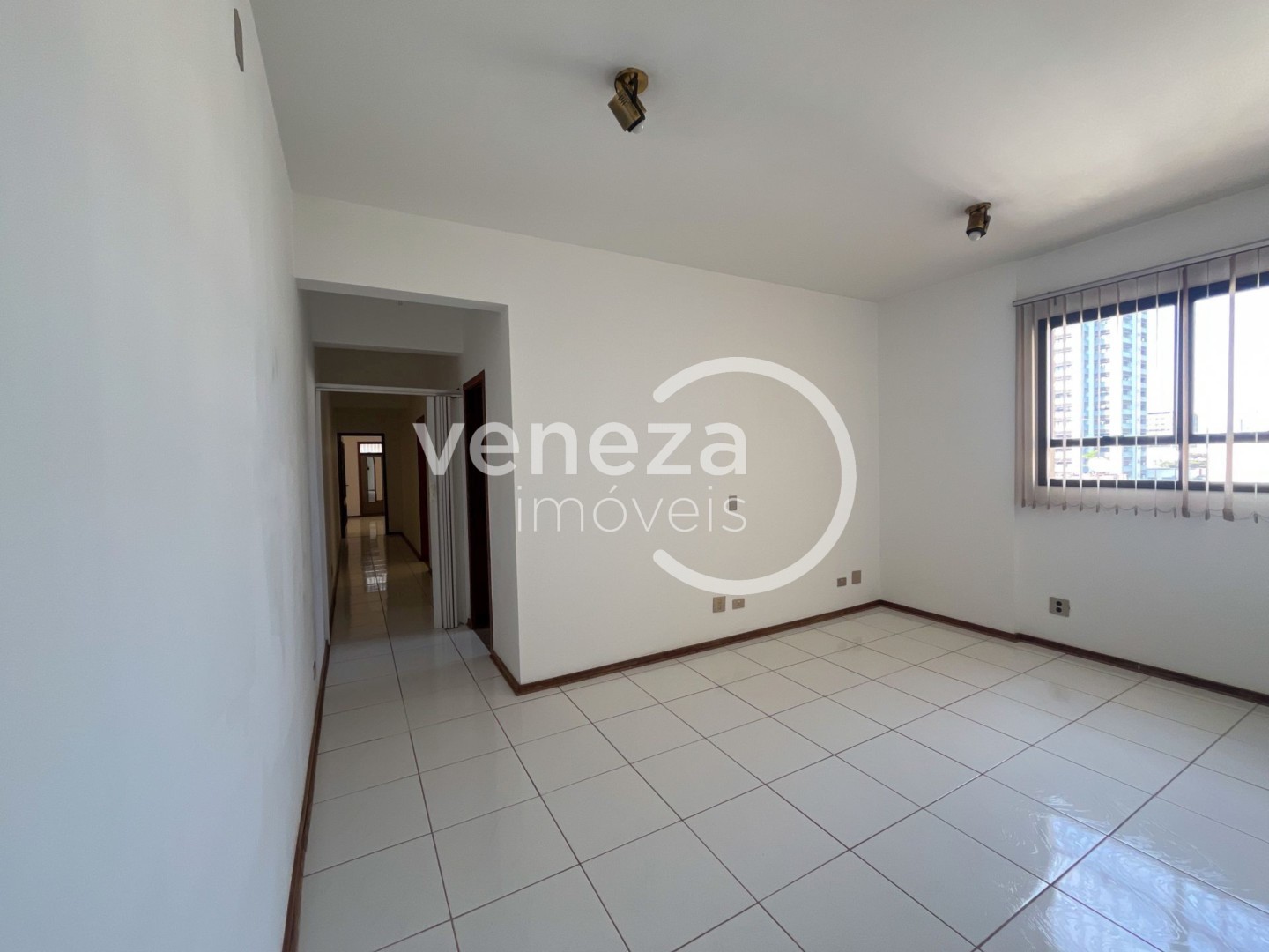 Sala para locação no bairro Centro de Londrina - Foto 8