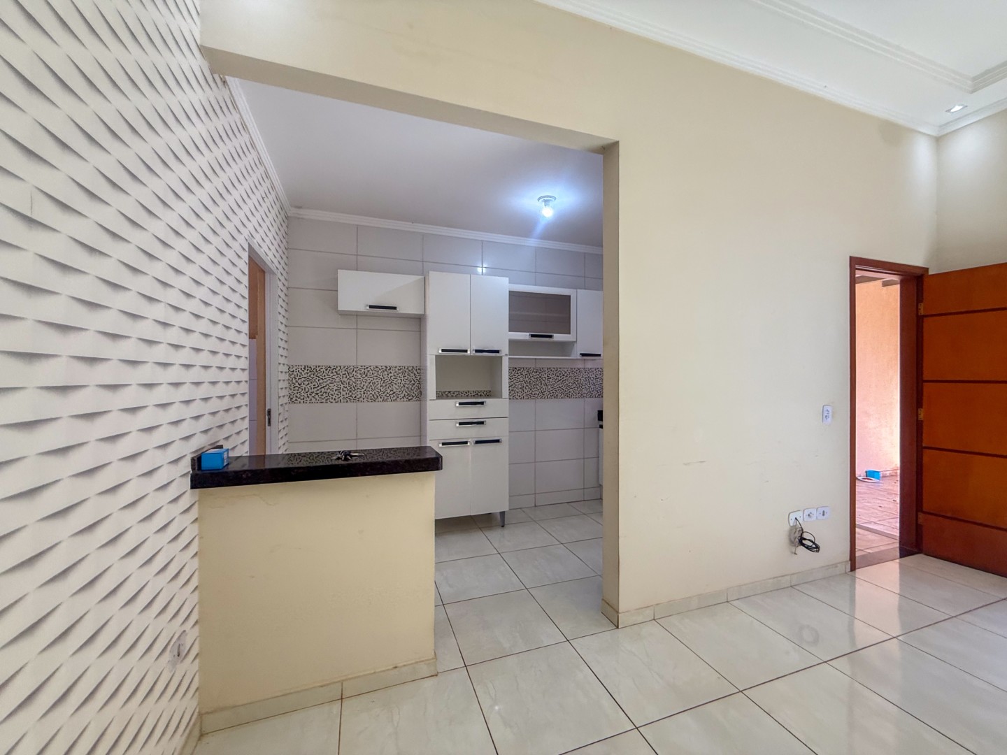 Casa Residencial para locacao no Perola em Londrina com 80m² por R$ 2.400