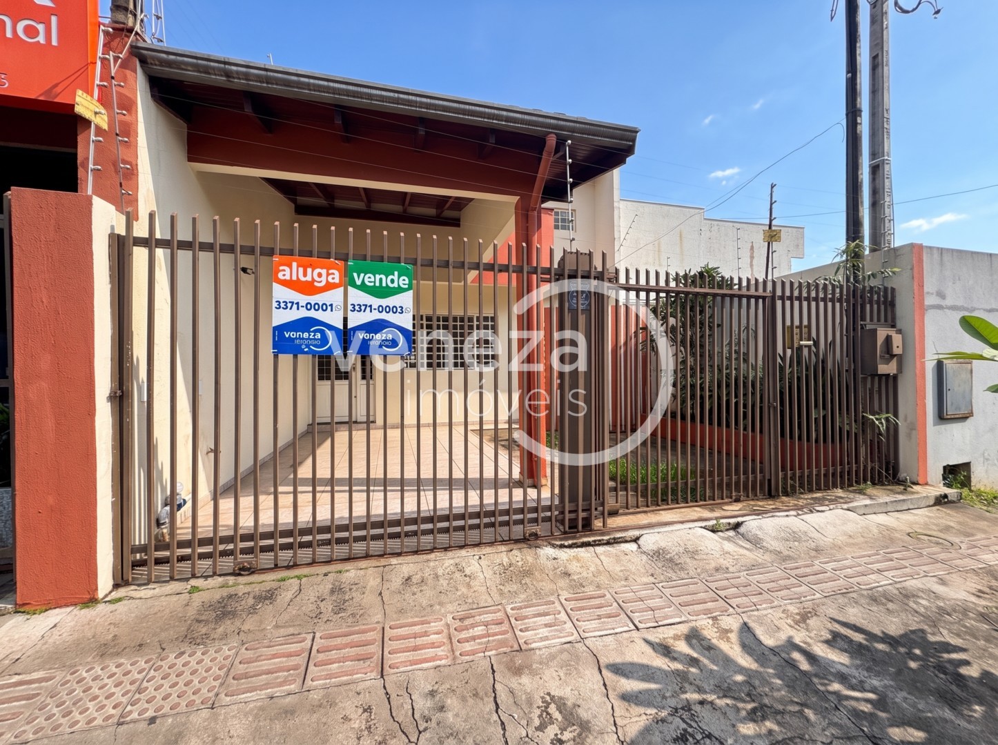 Casa Residencial para locacao no Vitoria Regia em Londrina com 133,63m² por R$ 2.700