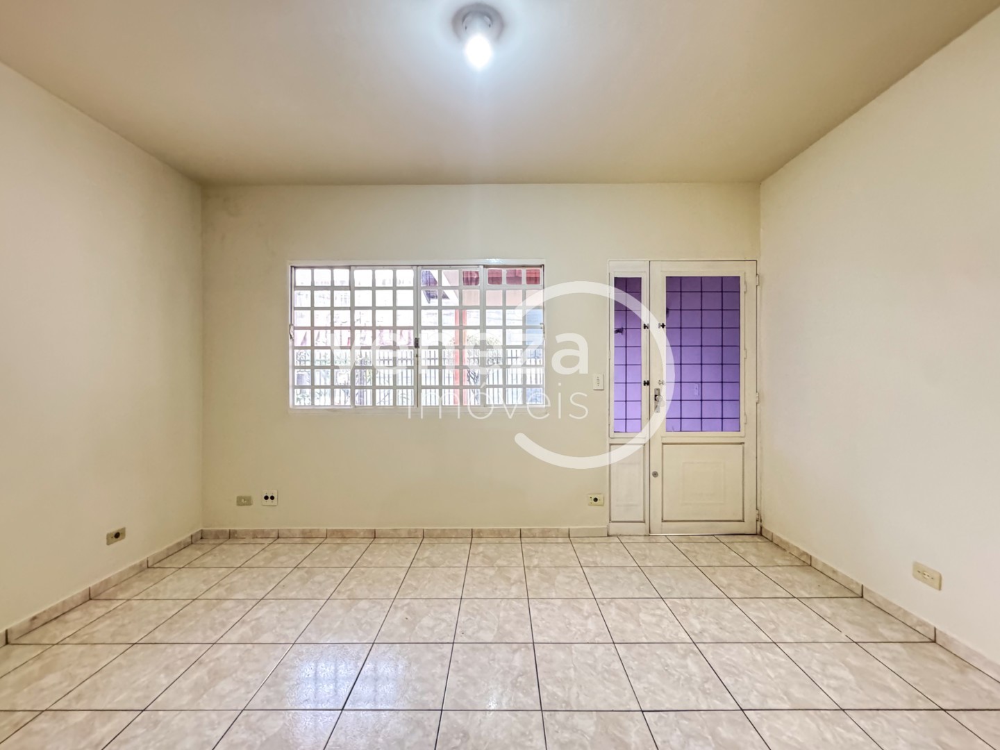 Casa Residencial para locacao no Vitoria Regia em Londrina com 133,63m² por R$ 2.700