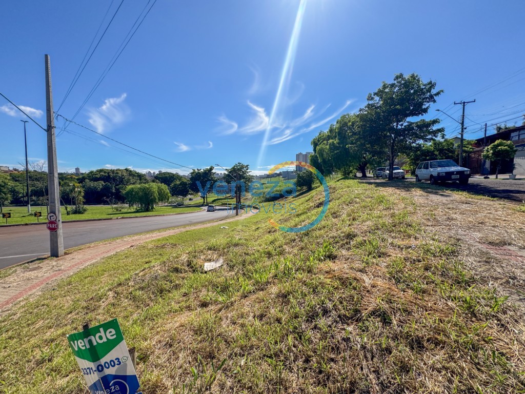 Terreno à venda no bairro Portal de Versalhes de Londrina com 932m<sup>2</sup> total - Foto 1