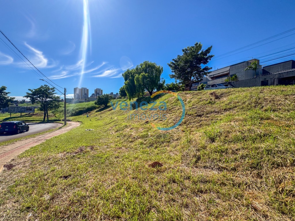 Terreno à venda no bairro Portal de Versalhes de Londrina com 932m<sup>2</sup> total - Foto 2