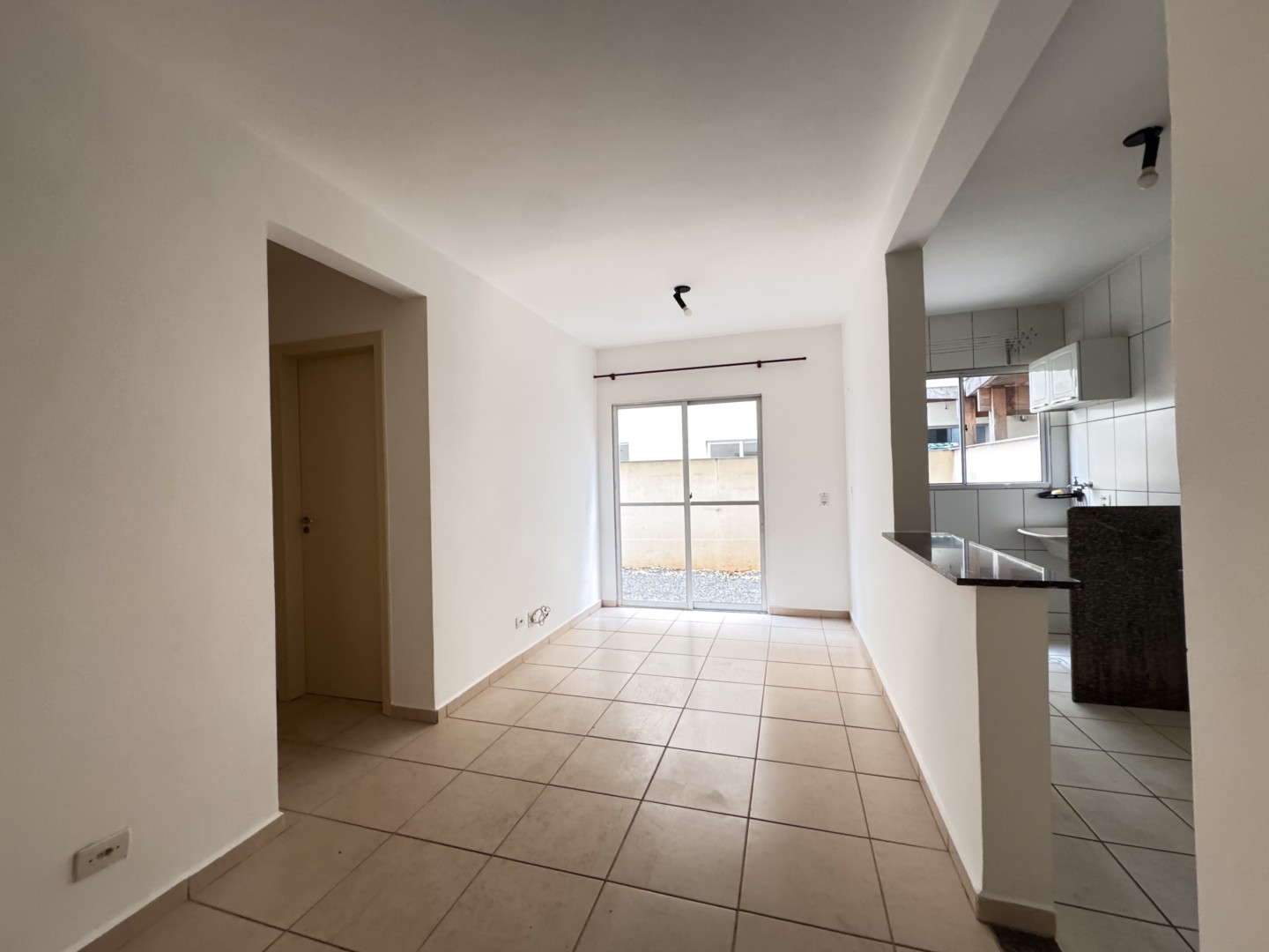 Apartamento para locacao no Nossa Senhora de Lourdes em Londrina com 62m² por R$ 1.380 - Foto 2
