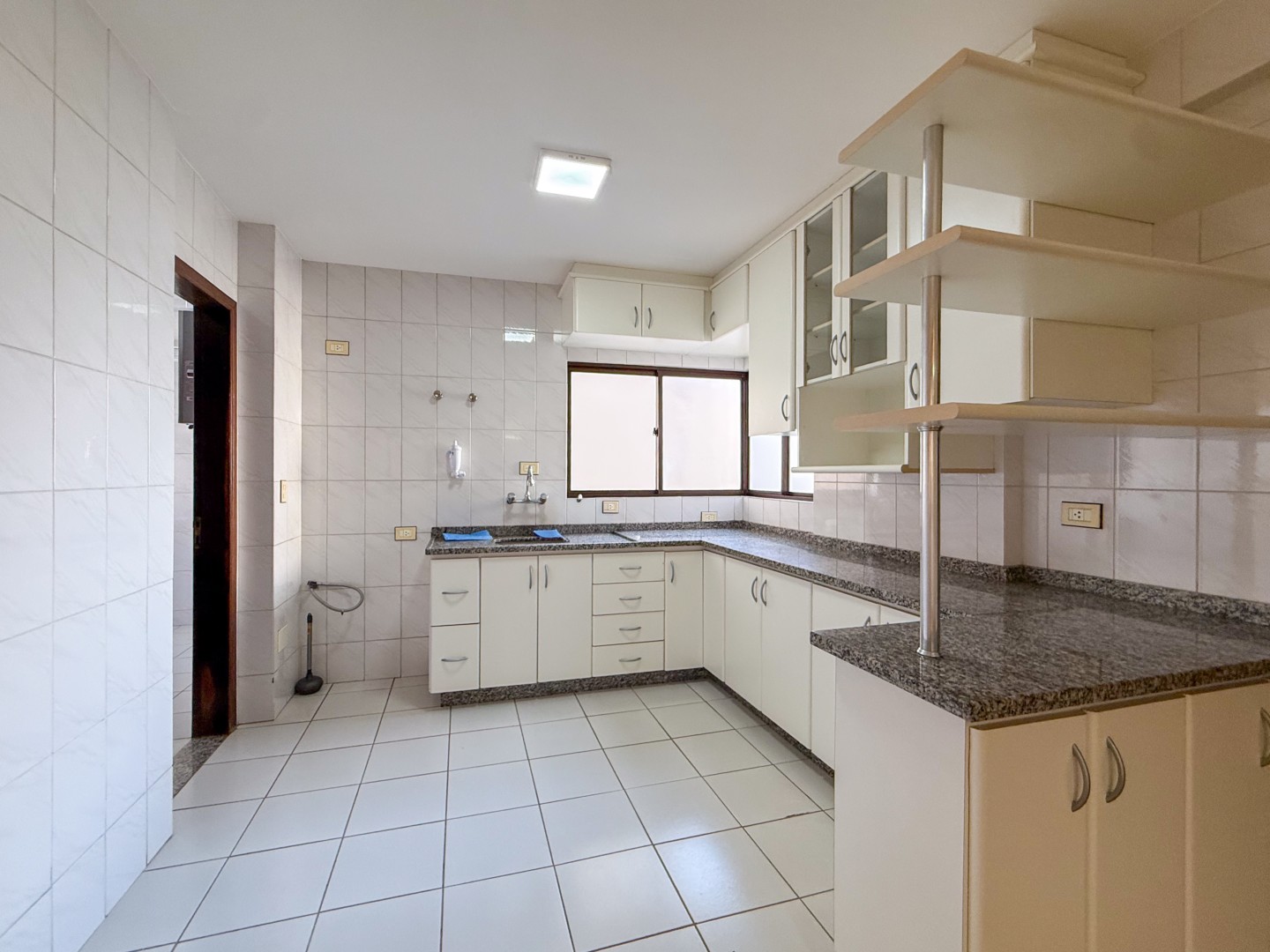 Apartamento para locação no bairro Centro de Londrina - Foto 11