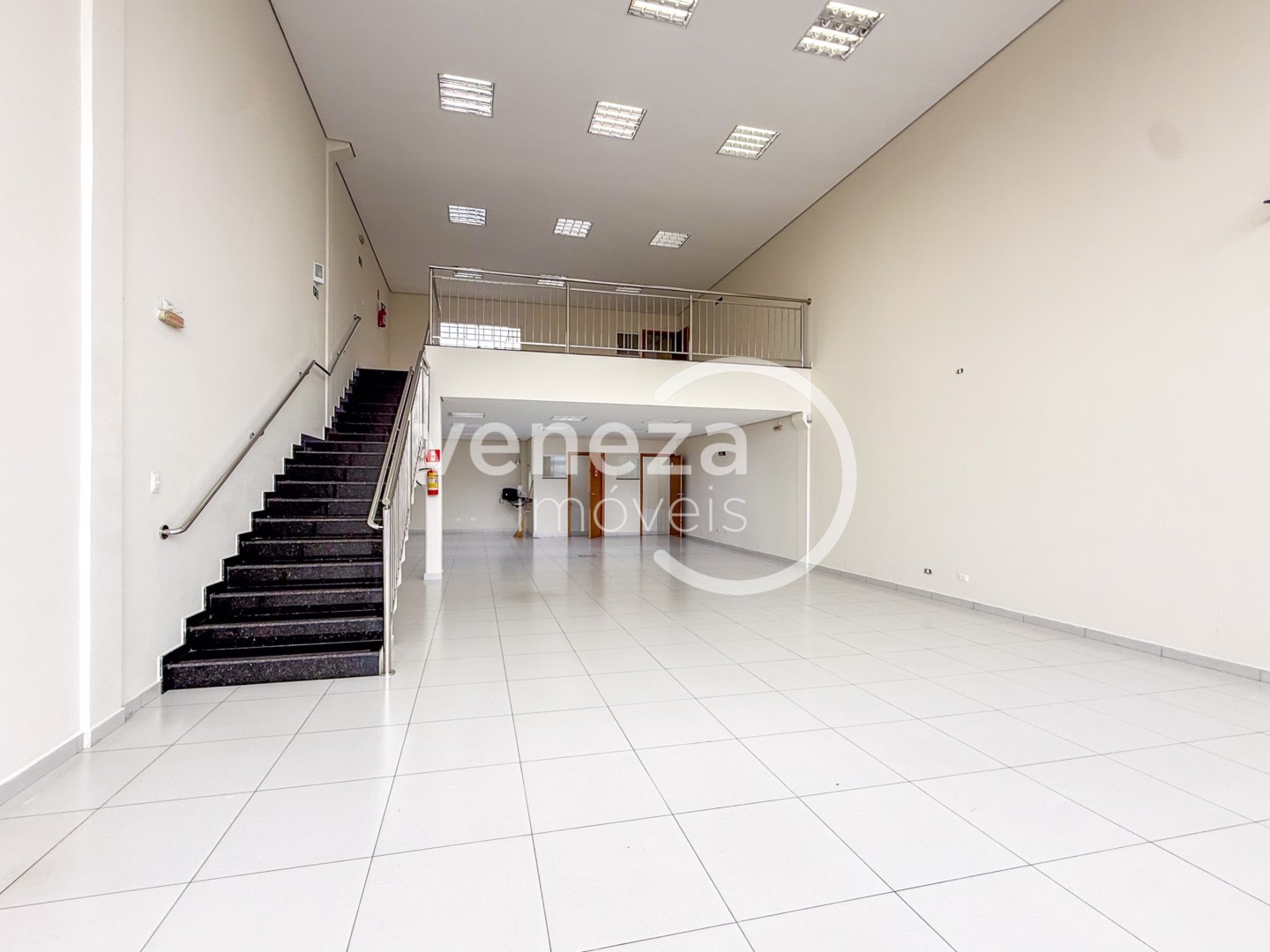 Salão-loja para locacao no Vivi Xavier em Londrina com 169,2m² por R$ 6.500 - Foto 2