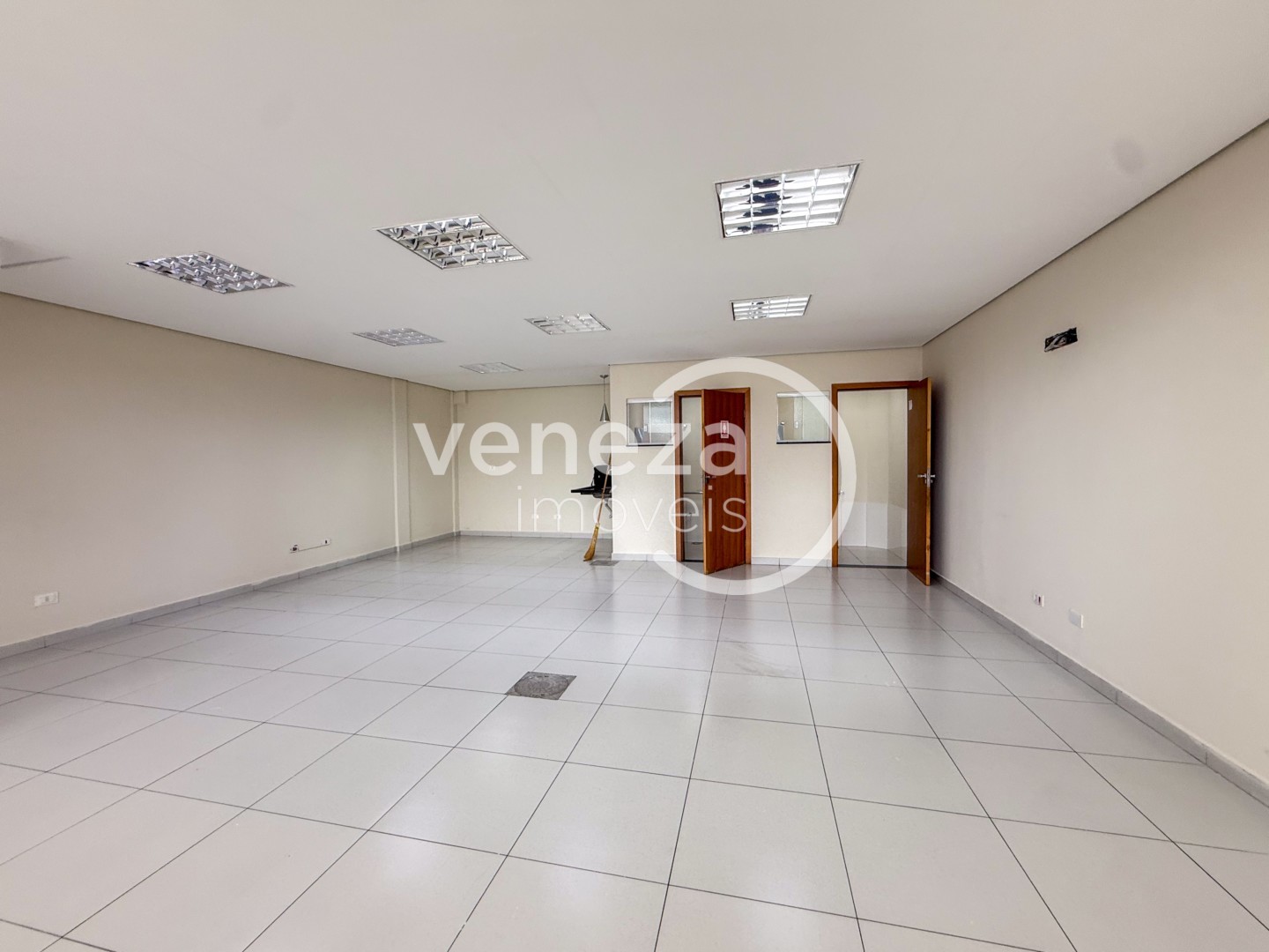 Salão-loja para locação no bairro Vivi Xavier de Londrina - Foto 5