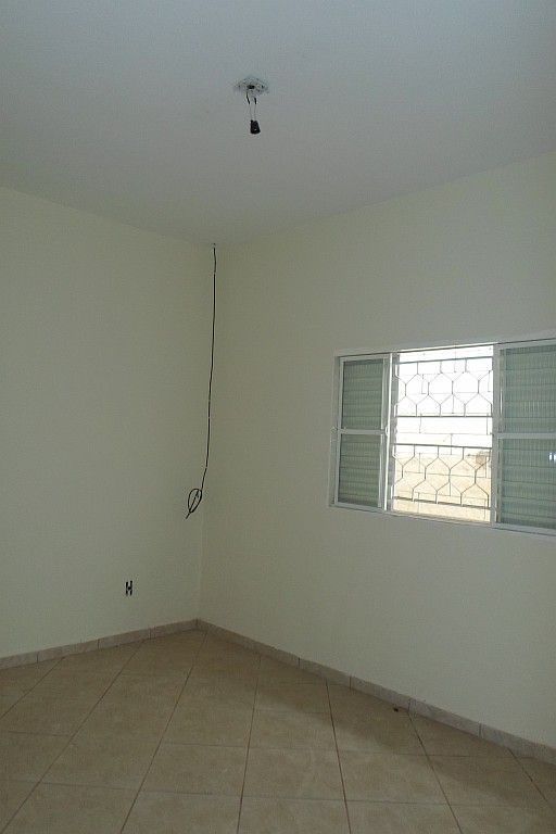 Casa Residencial para locacao no Londrilar em Londrina com 120m² por R$ 4.375,00
