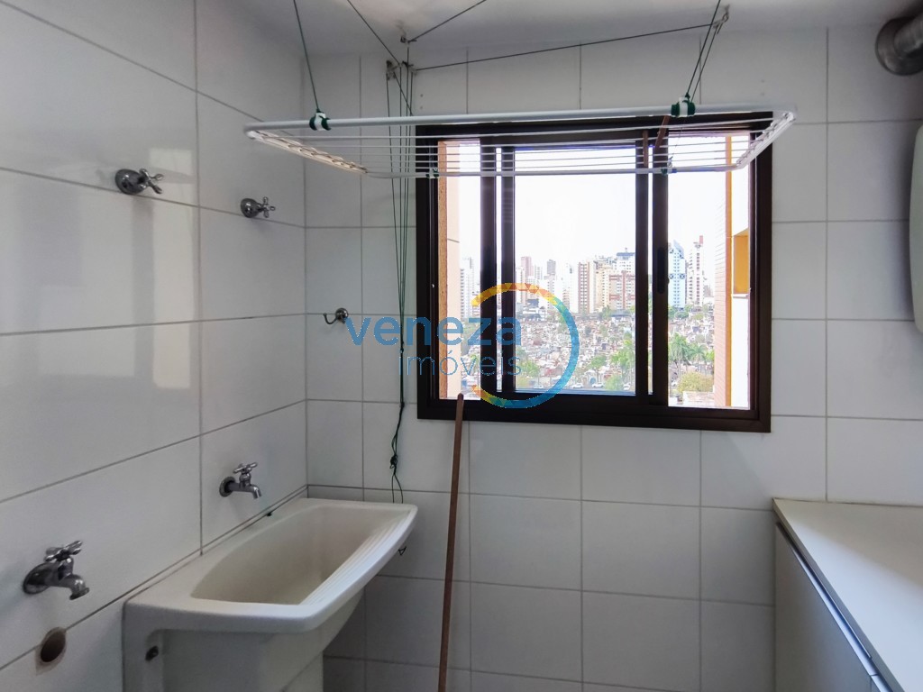 Apartamento para locação no bairro Ipiranga de Londrina com 80.06m<sup>2</sup> útil, 2 quartos, 1 vaga de garagem