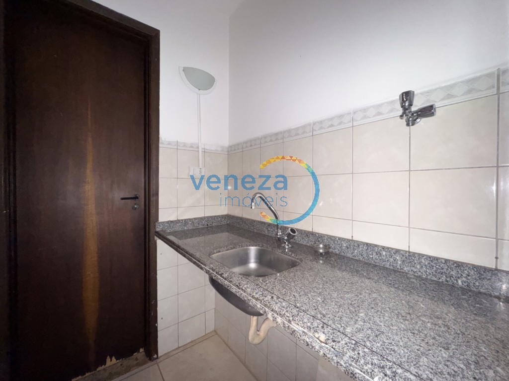 Sala para locação no bairro Centro de Londrina com 32m<sup>2</sup> útil, 1 vaga de garagem