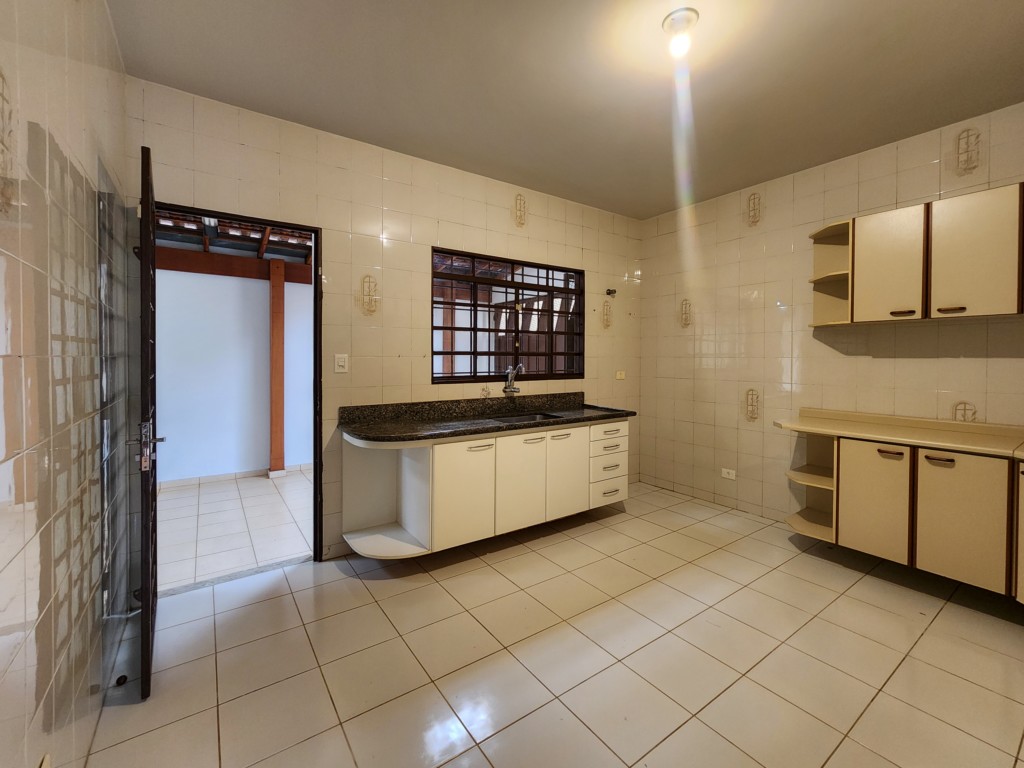 Casa Residencial para locação no bairro Bela Vista de Londrina - Foto 11