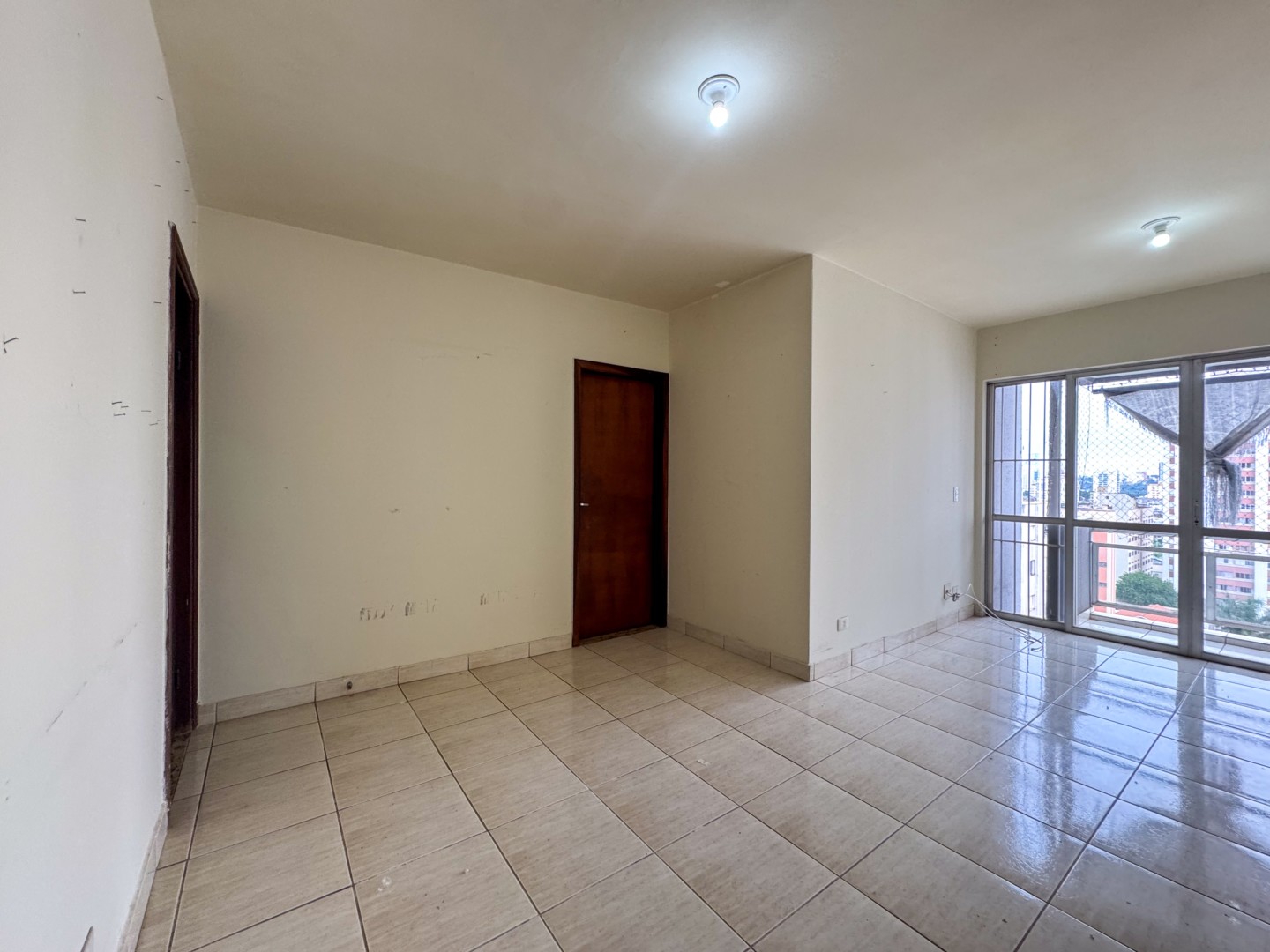 Apartamento para locacao no Vila Ipiranga em Londrina com 114,63m² por R$ 1.590,00  - Foto 2