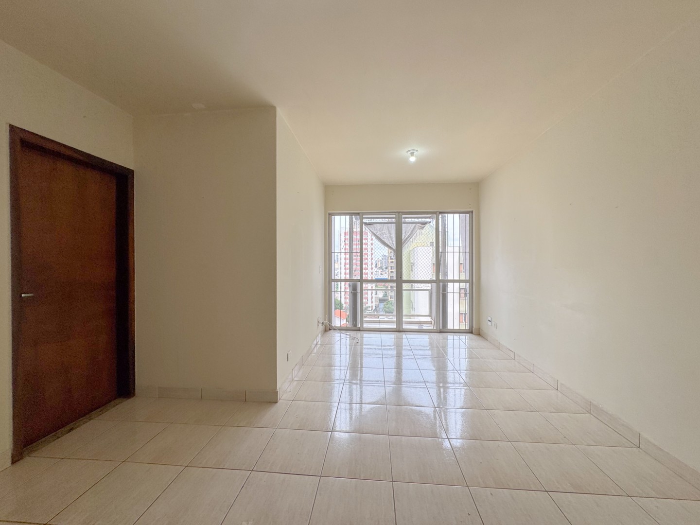 Apartamento para locação no bairro Vila Ipiranga de Londrina - Foto 4